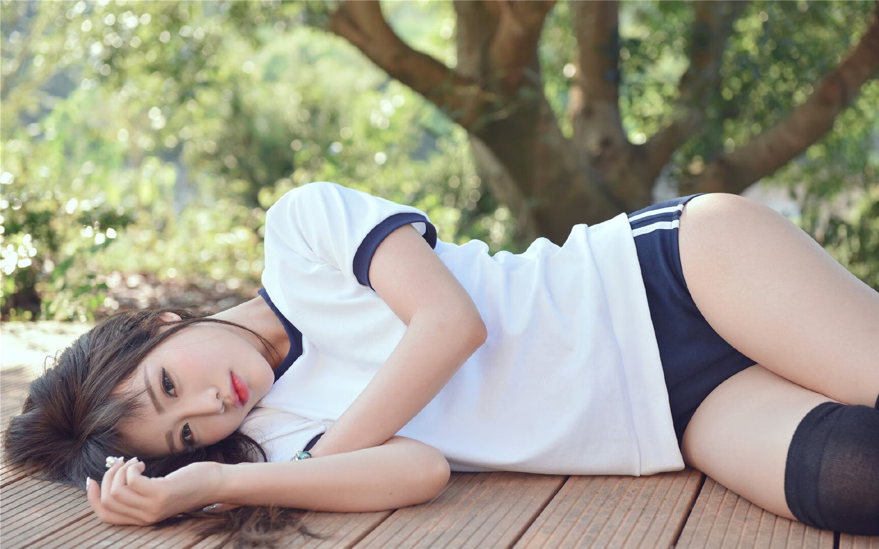 开云体育中国-围场新格局，梅赛德斯与阿斯顿马丁的银绿鏖战，诺里斯闪耀破局