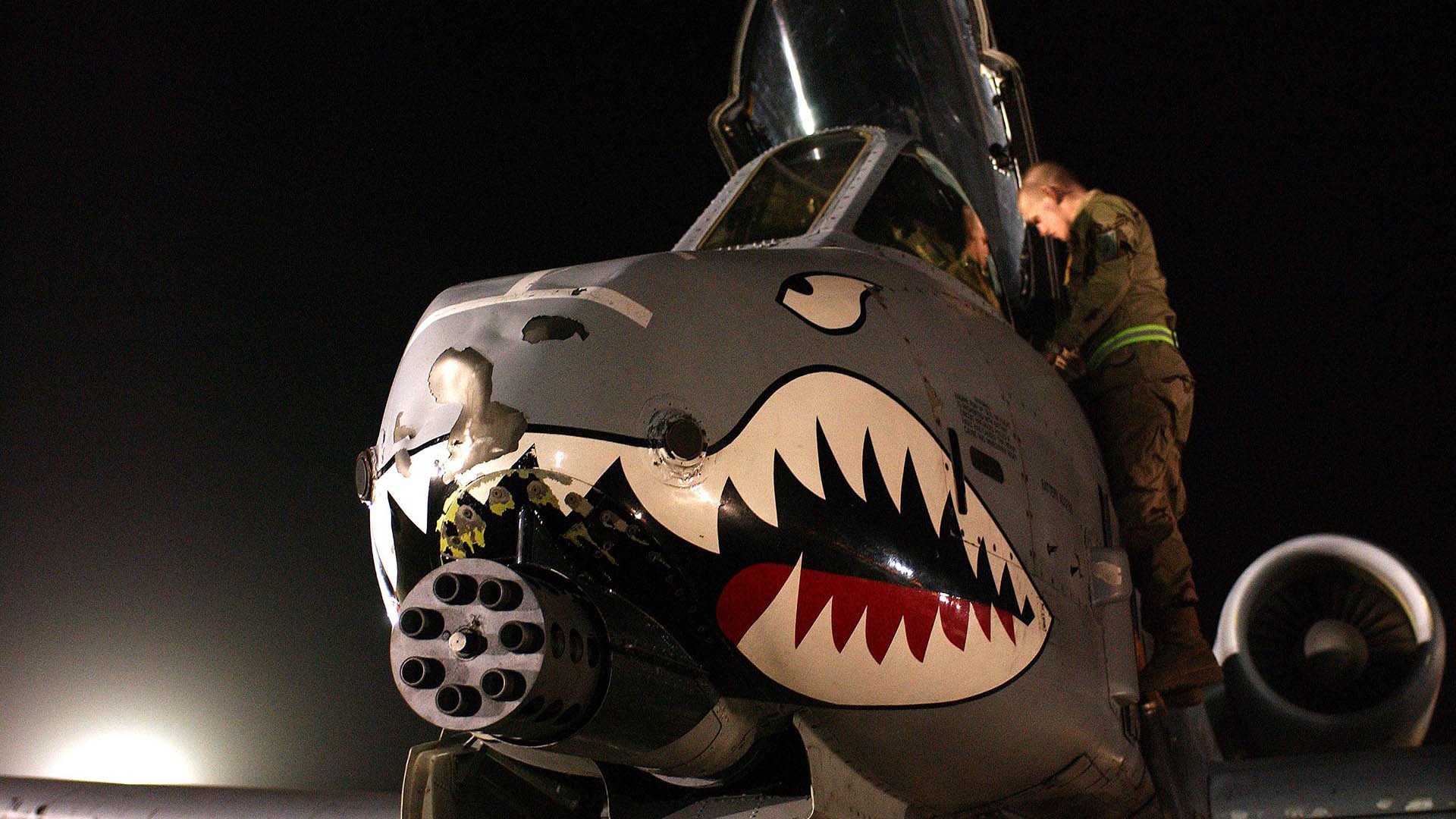 开云体育app-烈焰之矛对铁壁之城，米切尔孤星闪耀难破开拓者精密矩阵